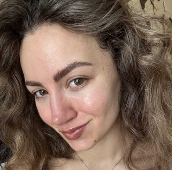 Amanda R.